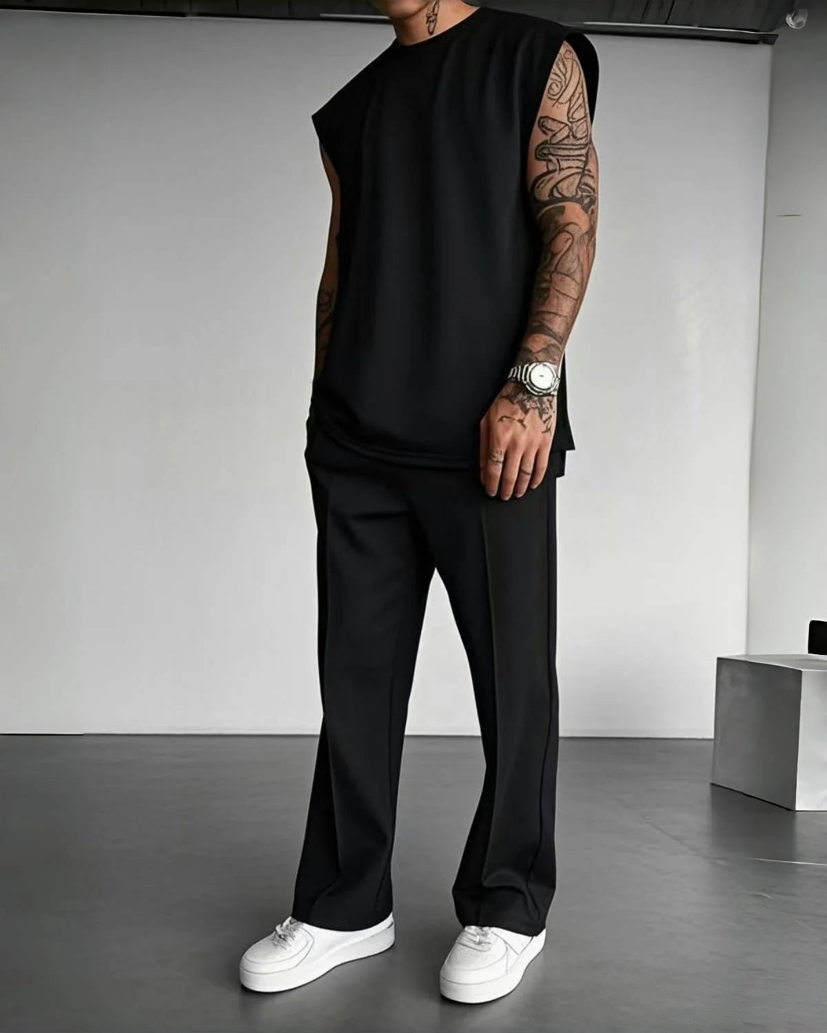 Sleeveless Sports Suit